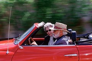 Баян бизнесмен гэрийн үйлчлэгчтэйгээ гэрлэж, түүнд 43 сая фунт стерлинг үлдээжээ, харин хүү нь...